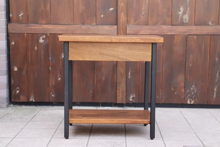ACME FURNITURE(アクメファニチャー)のハックベリー無垢材に ACME FURNITURE(アクメファニチャー)のハックベリー無垢材に
