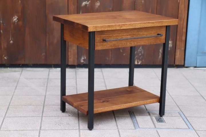 ACME FURNITURE(アクメファニチャー)のハックベリー無垢材に ACME FURNITURE(アクメファニチャー)のハックベリー無垢材に