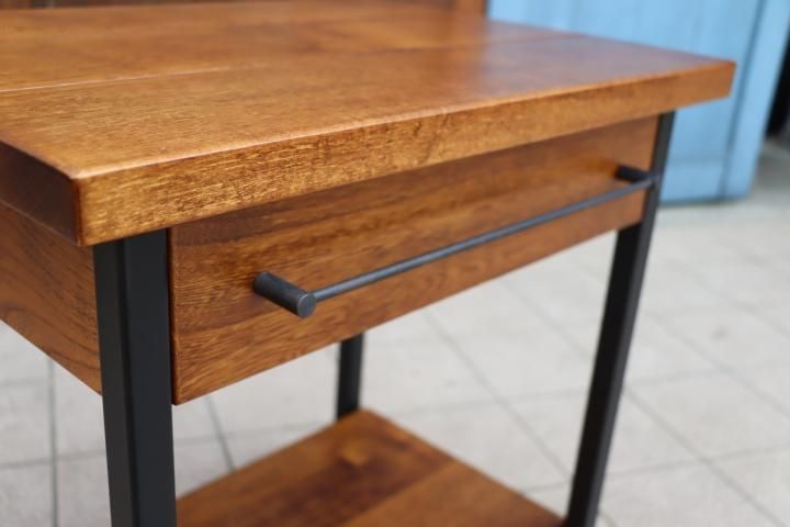 ACME FURNITURE(アクメファニチャー)のハックベリー無垢材に ACME FURNITURE(アクメファニチャー)のハックベリー無垢材に
