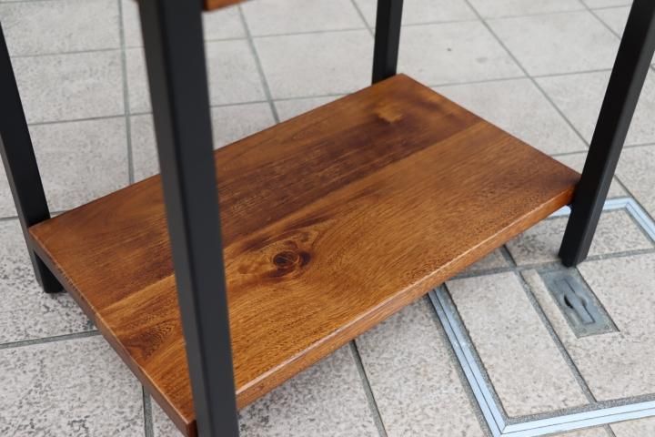 ACME FURNITURE(アクメファニチャー)のハックベリー無垢材に ACME FURNITURE(アクメファニチャー)のハックベリー無垢材に