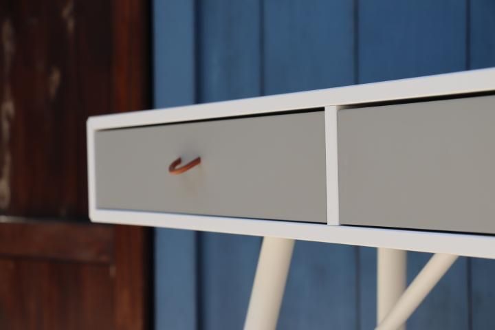 展示品◇北欧デンマークのブランドBoConcept(ボーコンセプト)のCupertino(クパチーノ) コンソールテーブル です。スッキリとしたフォルムがモダンな印象に。ホールテーブルとしておススメです - kokoelma -ココエルマ-  雑貨・中古家具・北欧家具・アンティーク家具の通販 