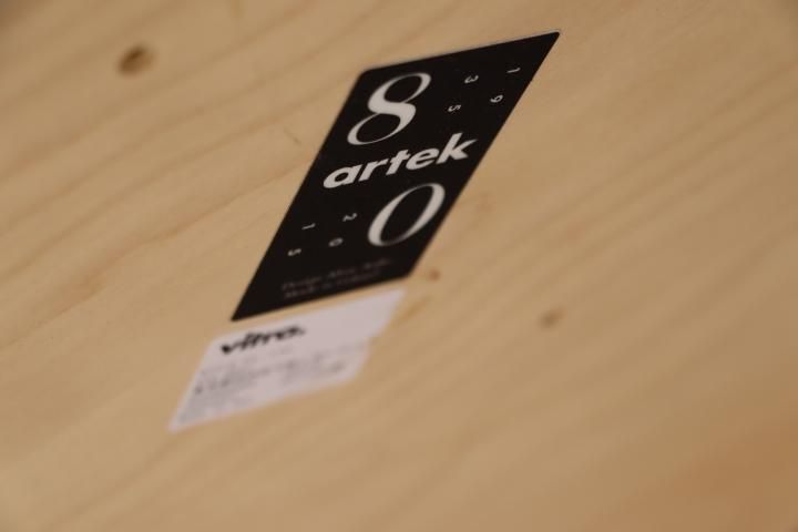 artek(アルテック)社のアルヴァ・アアルト デザイン テーブル90B