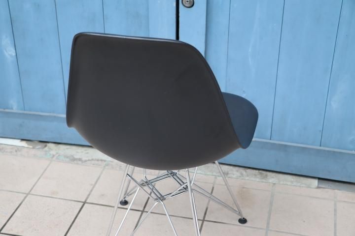 Vitra(ヴィトラ)社のイームズ ワイヤーベースサイドシェル Vitra(ヴィトラ)社のイームズ ワイヤーベースサイドシェル