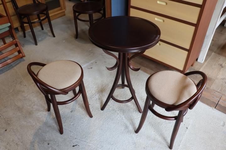 IDC OTSUKA(大塚家具)にて取り扱われているブランド秋田木工のT IDC OTSUKA(大塚家具)にて取り扱われているブランド秋田木工のT