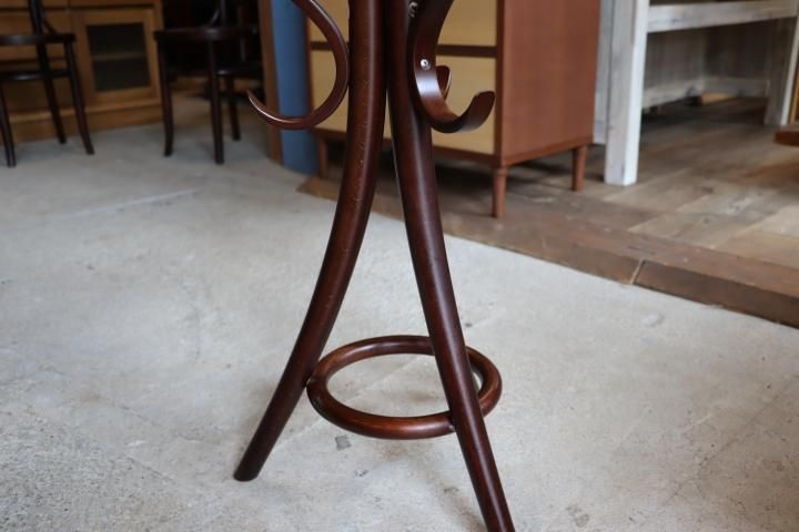 IDC OTSUKA(大塚家具)にて取り扱われているブランド秋田木工のT IDC OTSUKA(大塚家具)にて取り扱われているブランド秋田木工のT