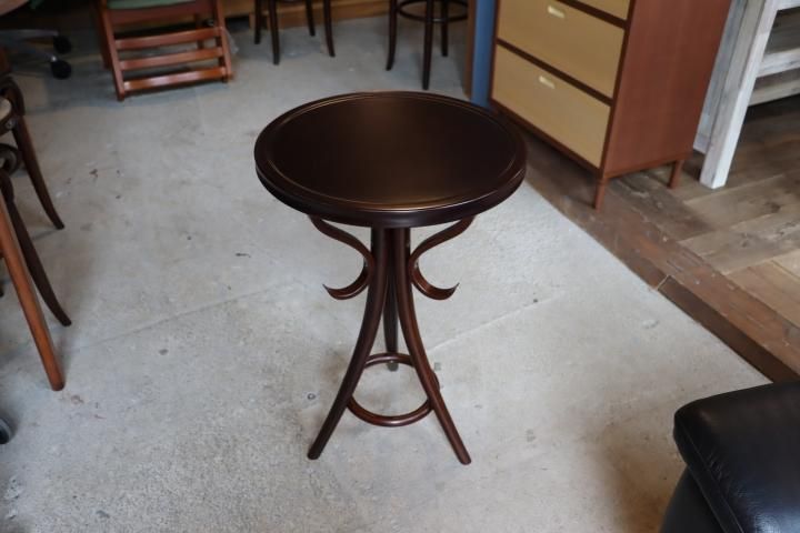 IDC OTSUKA(大塚家具)にて取り扱われているブランド秋田木工のT IDC OTSUKA(大塚家具)にて取り扱われているブランド秋田木工のT