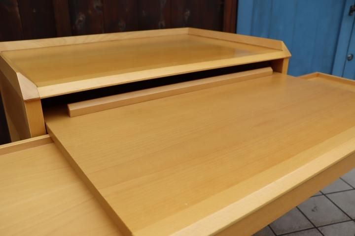 パソコンデスク　コンランショップ THE CONRAN SHOP(コンランショップ)のNEXUS(ネクサス)。ビーチ無垢材を