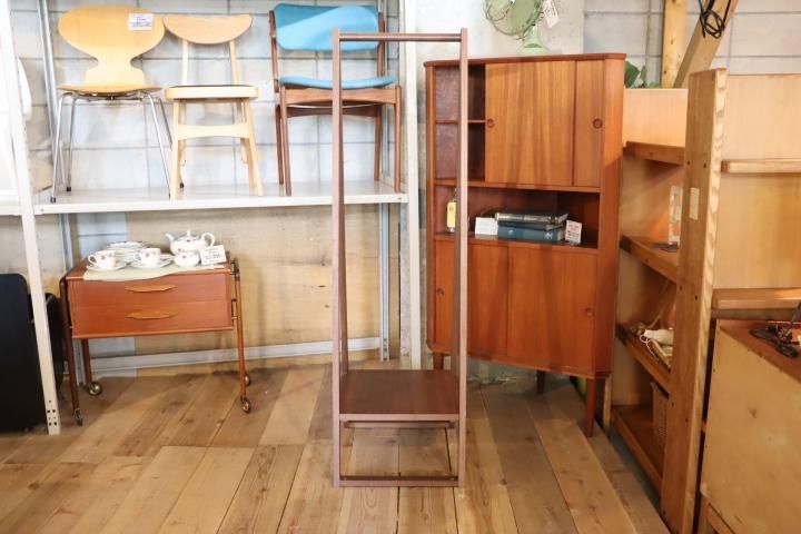 人気の無印良品(MUJI)よりウォールナット材を使用したハンガー 人気の無印良品(MUJI)よりウォールナット材を使用したハンガー
