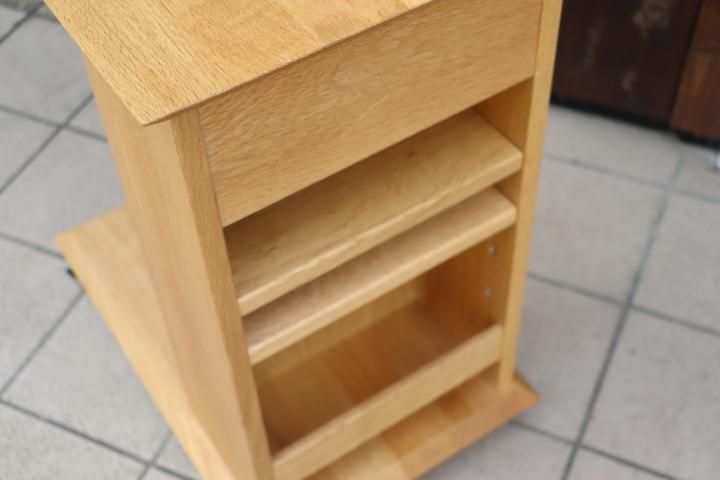 北海道のメーカーUSAMI(ウサミ木工)のオーク無垢材を使用した 北海道のメーカーUSAMI(ウサミ木工)のオーク無垢材を使用した