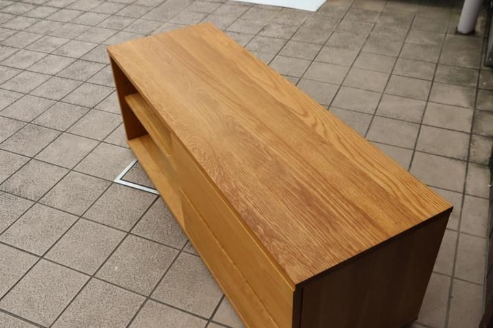 人気の無印良品(MUJI)のオーク無垢材を使用したAVラック 人気の無印良品(MUJI)のオーク無垢材を使用したAVラック