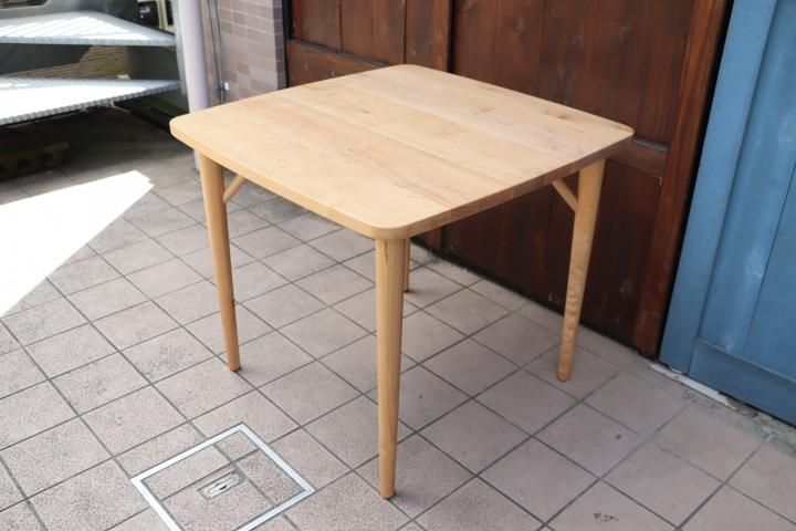 KEYUCA(ケユカ)で取り扱われていた、メイ ダイニングテーブル KEYUCA(ケユカ)で取り扱われていた、メイ ダイニングテーブル