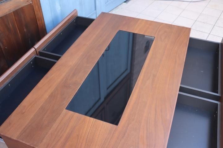 福岡大川の家具メーカーMeuble(モーブル)のZEST(ゼスト) ウォールナット材 収納付リビングテーブルです。大容量の引出し付きセンターテーブルは リビングのスペースのお片付けに活躍します♪ - kokoelma -ココエルマ- 雑貨・中古家具・北欧家具・アンティーク家具の通販 