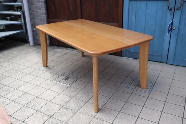 karimoku(カリモク家具)のchitano(チターノ)シリーズのダイニング 