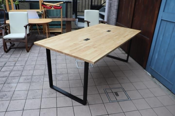 Kanademono(かなでもの)の人気シリーズTHE TABLE ラバーウッドN Kanademono(かなでもの)の人気シリーズTHE TABLE ラバーウッドN