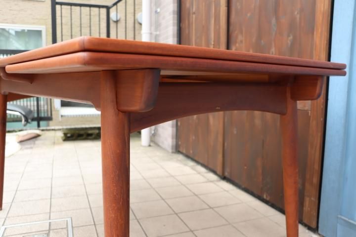 Andreas Tuck(アンドレアス・トック)社の Hans.J.Wegner(ハンス Andreas Tuck(アンドレアス・トック)社の Hans.J.Wegner(ハンス