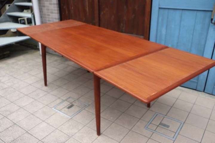 Andreas Tuck(アンドレアス・トック)社の Hans.J.Wegner(ハンス Andreas Tuck(アンドレアス・トック)社の Hans.J.Wegner(ハンス