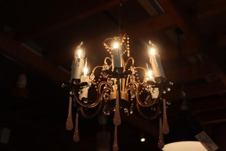 フランス製 ヴィンテージ シャンデリアです。/クラシックでエレガント