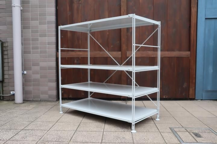 無印良品(MUJI)の人気の4段スチールユニットシェルフです!2人 無印良品(MUJI)の人気の4段スチールユニットシェルフです!2人