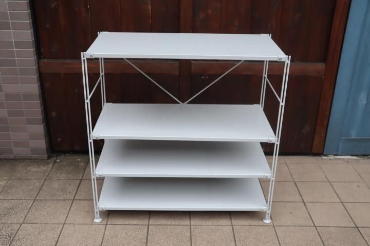 無印良品(MUJI)の人気の4段スチールユニットシェルフです!2人 無印良品(MUJI)の人気の4段スチールユニットシェルフです!2人