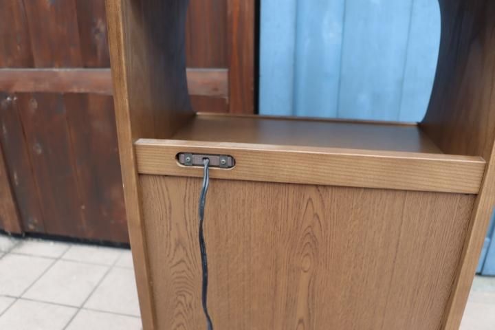 国内老舗家具メーカーkarimoku(カリモク家具)の電話台です 国内老舗家具メーカーkarimoku(カリモク家具)の電話台です