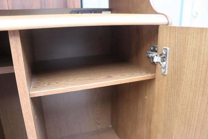 国内老舗家具メーカーkarimoku(カリモク家具)の電話台です 国内老舗家具メーカーkarimoku(カリモク家具)の電話台です