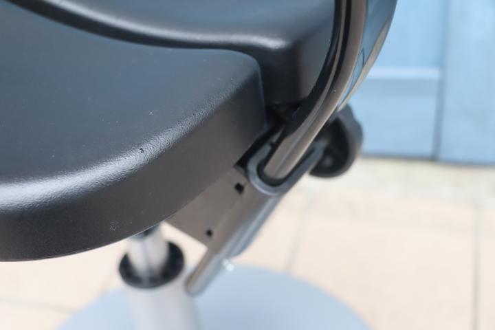 ayur chair(アーユルチェア) ルナ 丸ベースタイプです。/坐骨で ayur chair(アーユルチェア) ルナ 丸ベースタイプです。/坐骨で