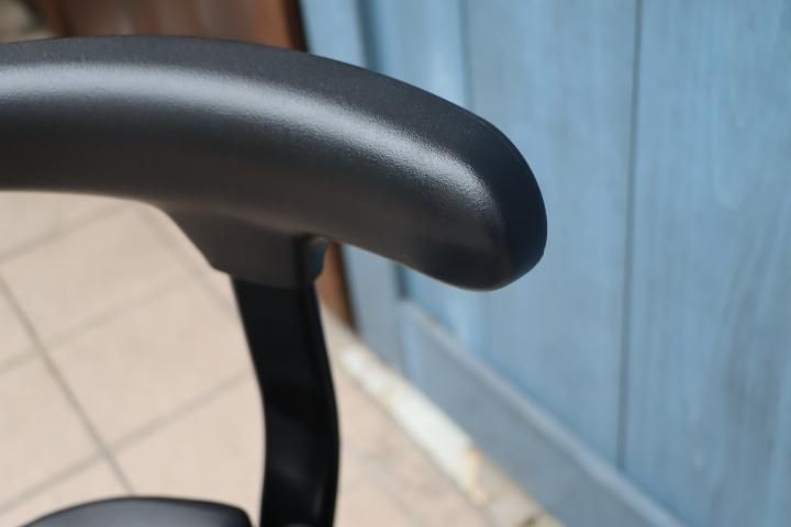 ayur chair(アーユルチェア) ルナ 丸ベースタイプです。/坐骨で ayur chair(アーユルチェア) ルナ 丸ベースタイプです。/坐骨で