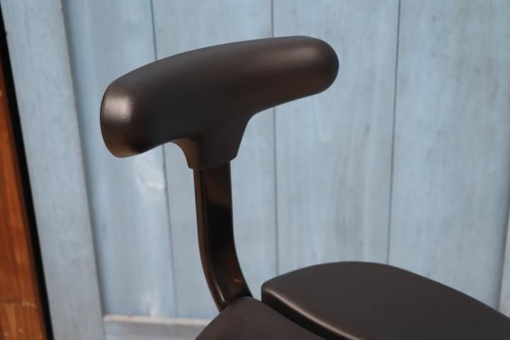 ayur chair(アーユルチェア) ルナ 丸ベースタイプです。/坐骨で ayur chair(アーユルチェア) ルナ 丸ベースタイプです。/坐骨で