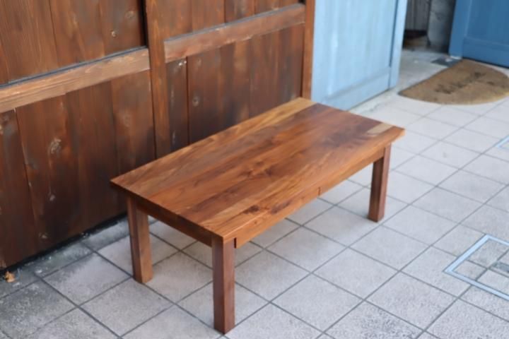 無印良品(MUJI)のウォールナット無垢材 ローテーブルです 無印良品(MUJI)のウォールナット無垢材 ローテーブルです