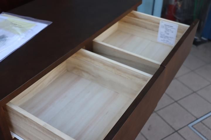 人気の無印良品(MUJI)のタモ材を使用した木製チェスト 4段ワイド 人気の無印良品(MUJI)のタモ材を使用した木製チェスト 4段ワイド