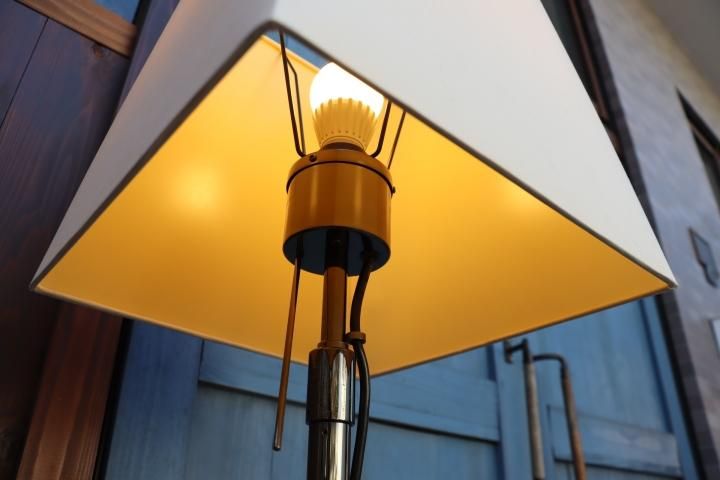 IDEE(イデー) ORB FLOOR LAMP(オーブ フロアランプ)です。/スッキリと