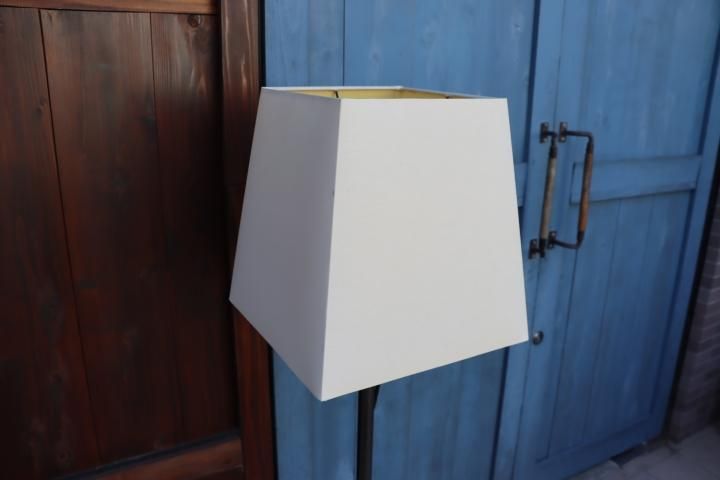 IDEE(イデー) ORB FLOOR LAMP(オーブ フロアランプ)です IDEE(イデー) ORB FLOOR LAMP(オーブ フロアランプ)です
