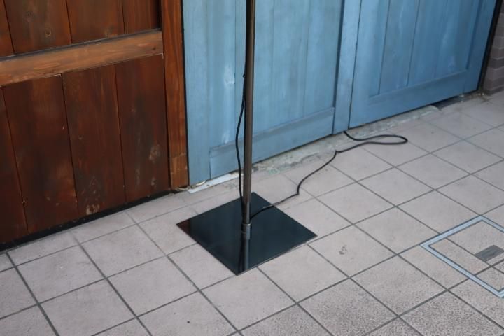 IDEE(イデー) ORB FLOOR LAMP(オーブ フロアランプ)です IDEE(イデー) ORB FLOOR LAMP(オーブ フロアランプ)です