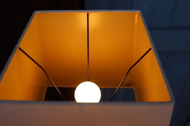 IDEE(イデー) ORB FLOOR LAMP(オーブ フロアランプ)です IDEE(イデー) ORB FLOOR LAMP(オーブ フロアランプ)です