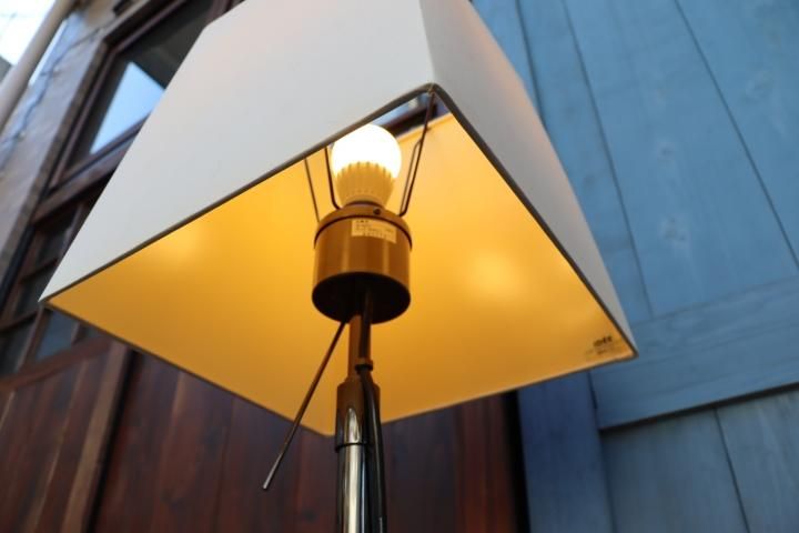 IDEE(イデー) ORB FLOOR LAMP(オーブ フロアランプ)です