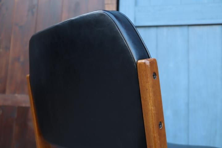 ACME FURNITURE(アクメファニチャー)の曲線を描いたウッド ACME FURNITURE(アクメファニチャー)の曲線を描いたウッド
