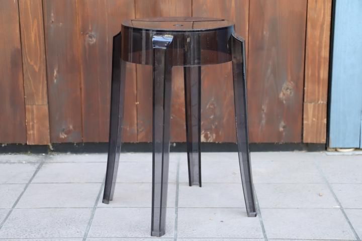 イタリアのデザイナーズ家具ブランドKARTELL(カルテル)のCHARLES イタリアのデザイナーズ家具ブランドKARTELL(カルテル)のCHARLES