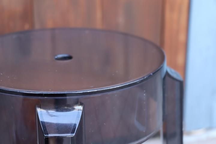 イタリアのデザイナーズ家具ブランドKARTELL(カルテル)のCHARLES イタリアのデザイナーズ家具ブランドKARTELL(カルテル)のCHARLES
