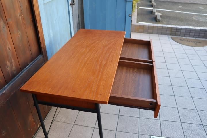 niko and…(ニコアンド)のオーク材を使用したパーソナルデスク niko and…(ニコアンド)のオーク材を使用したパーソナルデスク