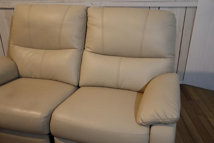 IDC OTSUKA(大塚家具)のSARA(サラ) 本革 電動リクライニング IDC OTSUKA(大塚家具)のSARA(サラ) 本革 電動リクライニング