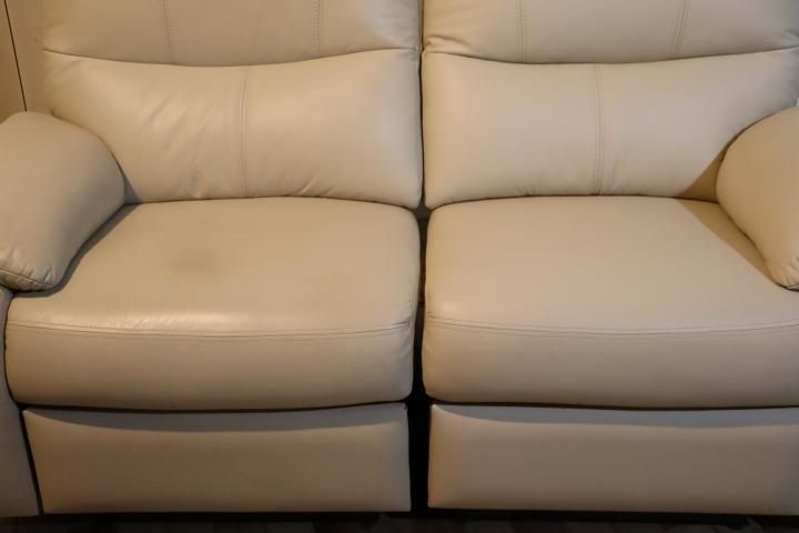 IDC OTSUKA(大塚家具)のSARA(サラ) 本革 電動リクライニング IDC OTSUKA(大塚家具)のSARA(サラ) 本革 電動リクライニング