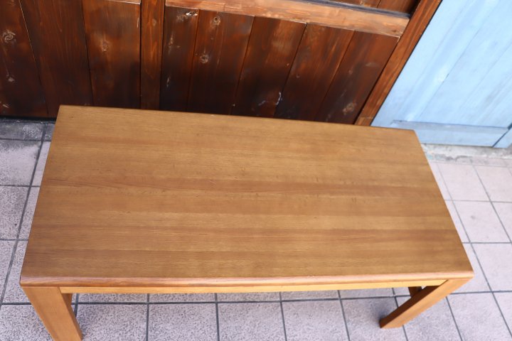 karimoku(カリモク家具)のオーク材を使用したT18350センターテーブル