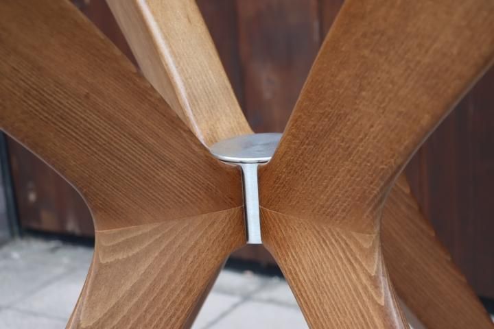 イタリアのCalligaris(カリガリス)社のTOKYO(トーキョー) 円形 イタリアのCalligaris(カリガリス)社のTOKYO(トーキョー) 円形
