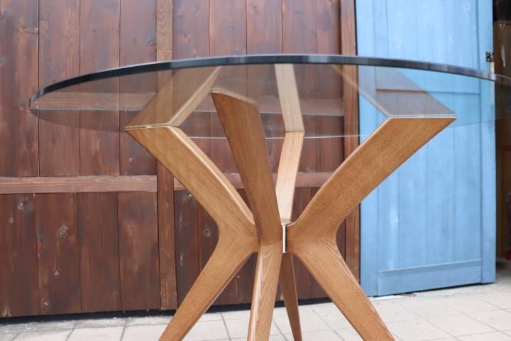 イタリアのCalligaris(カリガリス)社のTOKYO(トーキョー) 円形 イタリアのCalligaris(カリガリス)社のTOKYO(トーキョー) 円形