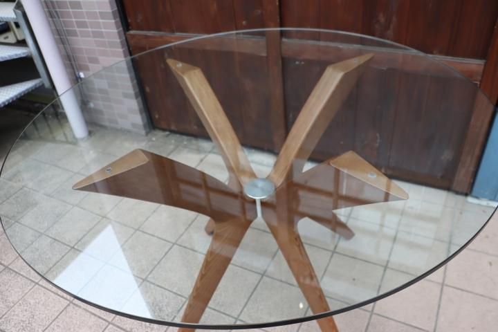 イタリアのCalligaris(カリガリス)社のTOKYO(トーキョー) 円形 イタリアのCalligaris(カリガリス)社のTOKYO(トーキョー) 円形