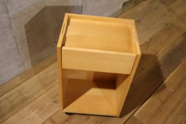 KEYUCA(ケユカ)で取り扱われていたHenry(ヘンリー) スリムワゴン/Mです。天然木アルダー材を使用したナチュラルなデスクワゴン はお子様の学習机のセットやソファサイドやベッドサイドに(1) - kokoelma -ココエルマ- 雑貨・中古家具・北欧家具・アンティーク家具の通販  