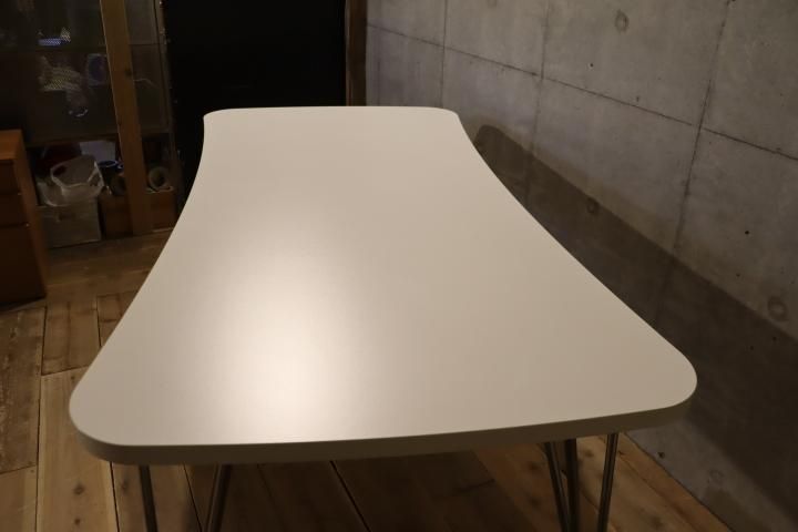 イタリアのデザイナーズ家具ブランドKARTELL(カルテル)の イタリアのデザイナーズ家具ブランドKARTELL(カルテル)の