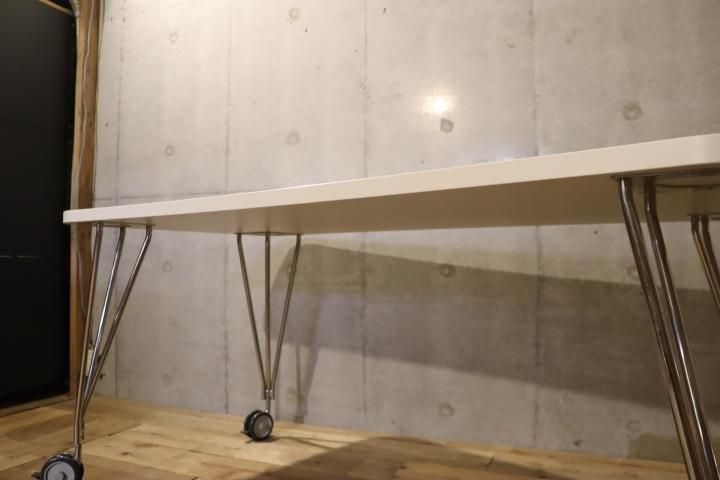 イタリアのデザイナーズ家具ブランドKARTELL(カルテル)の イタリアのデザイナーズ家具ブランドKARTELL(カルテル)の