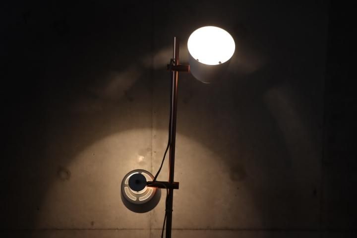Francfranc(フランフラン)で取り扱われていたフロアーランプです Francfranc(フランフラン)で取り扱われていたフロアーランプです