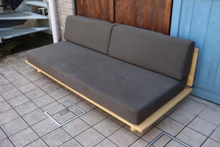 人気の無印良品 Muji のオーク材 スモールベッドフレームです クッションパーツ付 １人暮らしにもおススメのシンプルなデザインのソファーベッド 普段は３人掛けソファーとして活躍します Kokoelma ココエルマ 雑貨 中古家具 北欧家具 アンティーク家具の